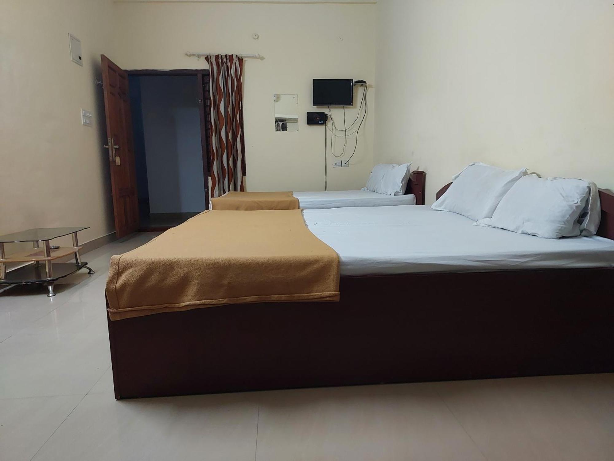 Adhithya Apartments Guruvāyūr Exterior foto